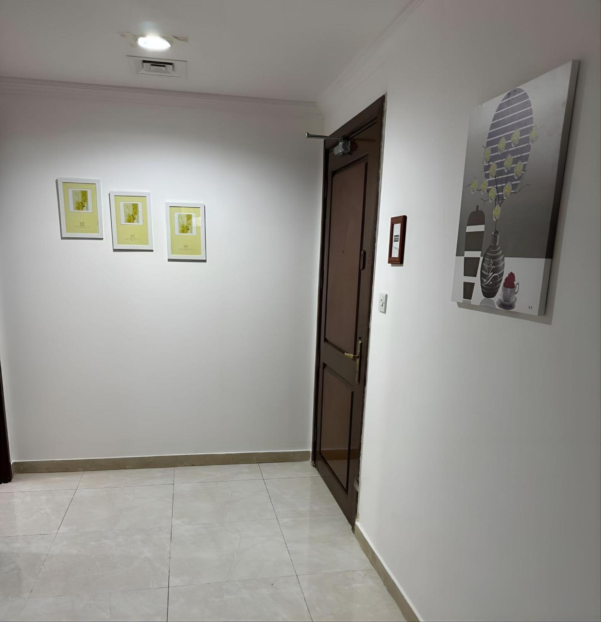 אבו דאבי Corniche Street - For Males "Peaceful Bed Space" מראה חיצוני תמונה